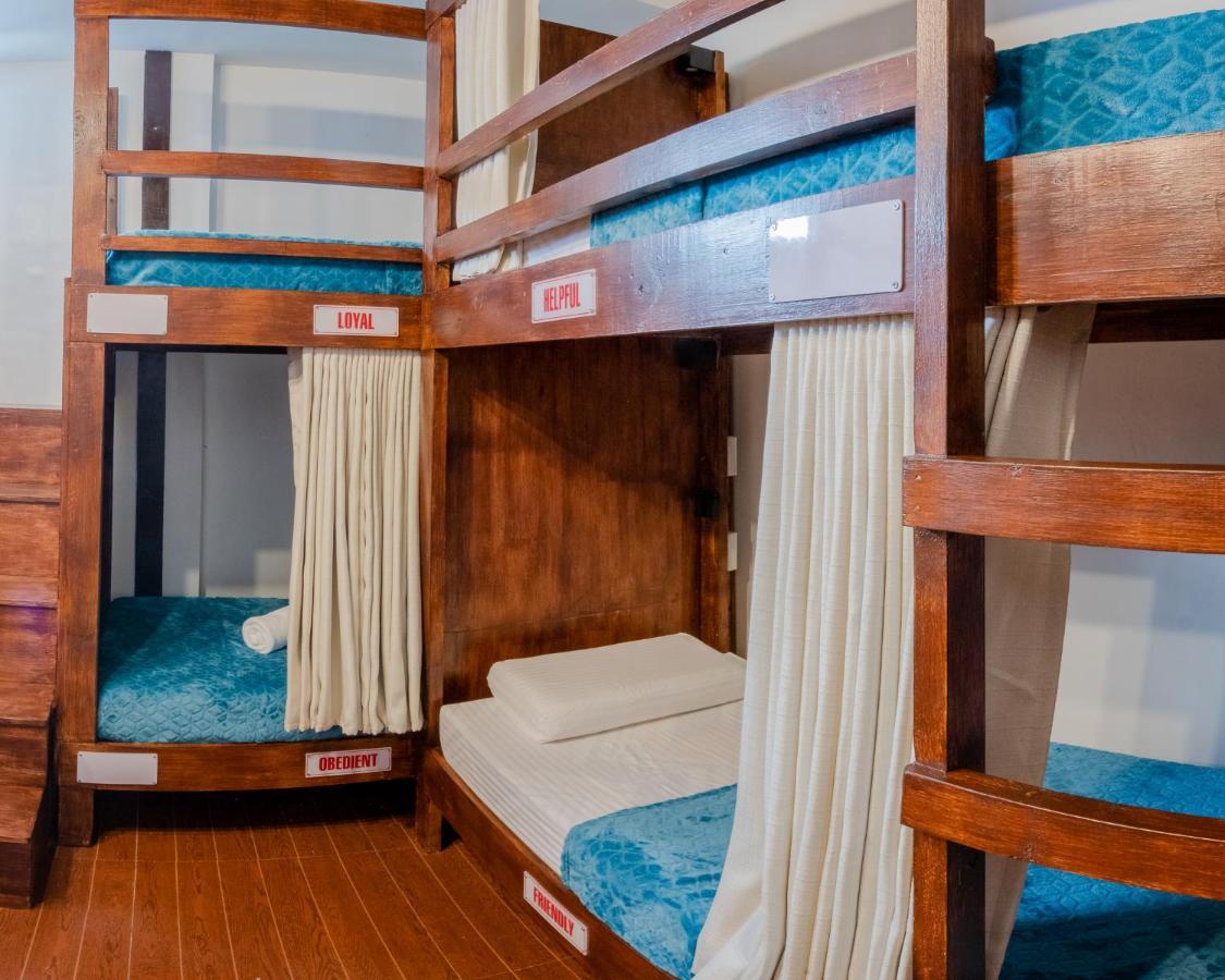 Public House Hostel マクタン エクステリア 写真