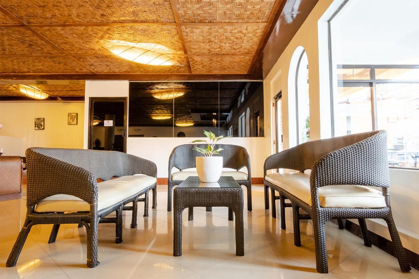 Public House Hostel マクタン エクステリア 写真